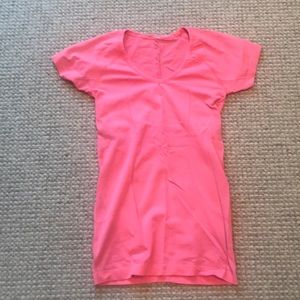 Lululemon shirt sleeved shirt